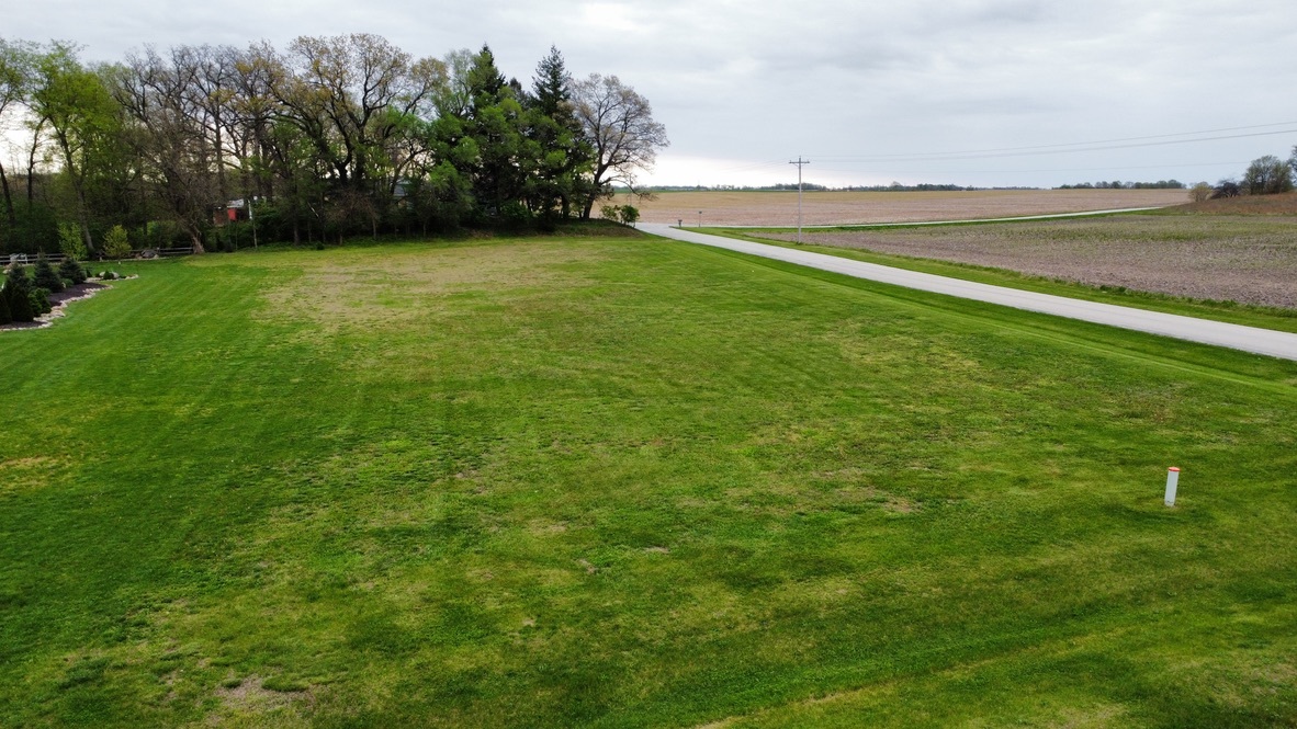 1882 North 2270 East Road Watseka IL 60970