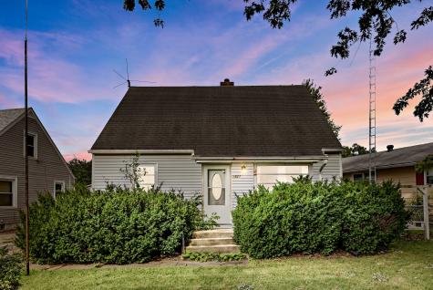 1827 Pierson Kankakee IL 60901