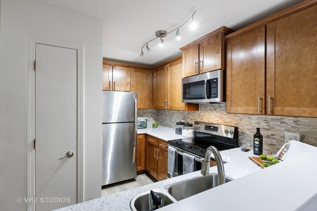 63 Aster Drive Schaumburg IL 60173