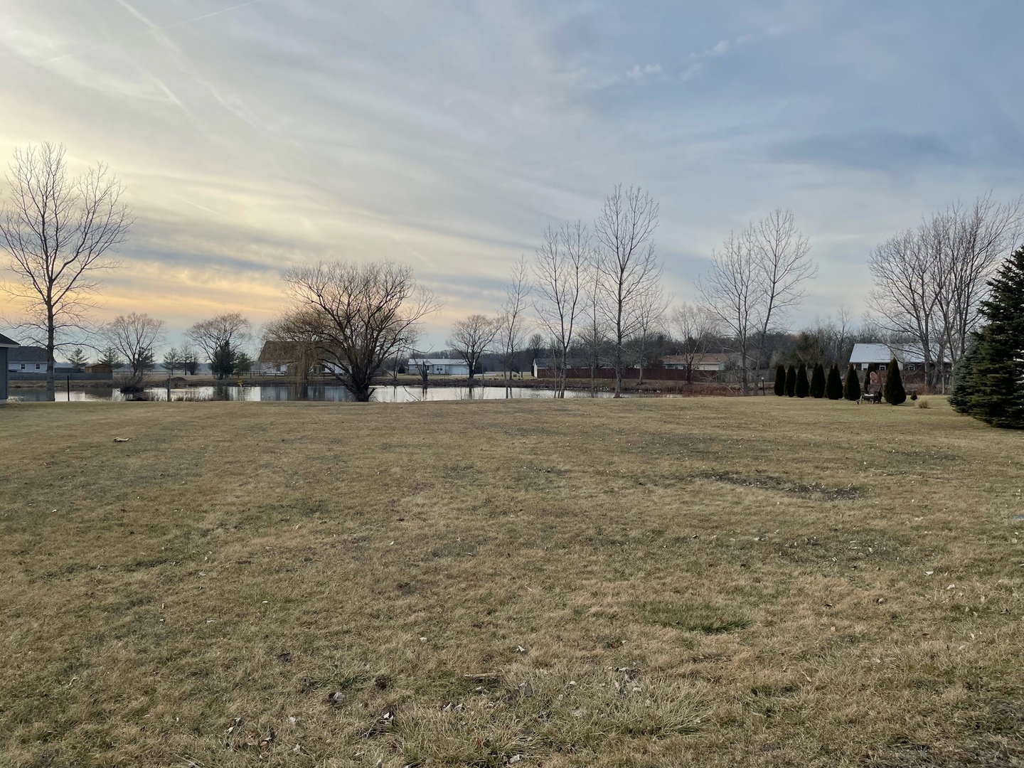 33 Nightingale Circle Camargo IL 61919