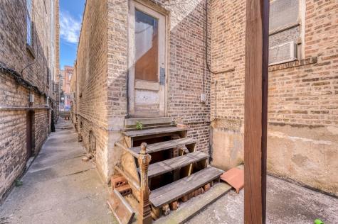 1457 West Blackhawk Street Chicago IL 60642
