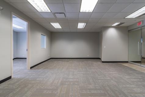 2250 E Devon Avenue Des Plaines IL 60018