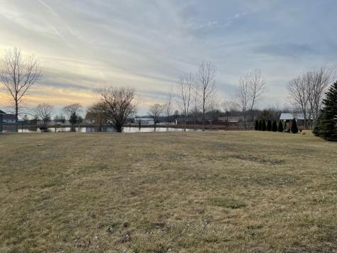 35 Nightingale Circle Camargo IL 61919