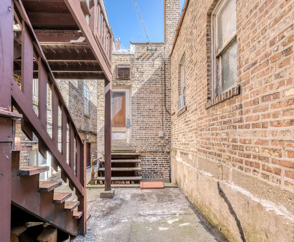 1457 West Blackhawk Street Chicago IL 60642